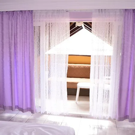 Golden Rock Otel